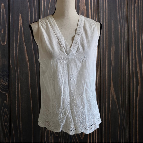 MIXED MEDIA SLEEVELESS EYELET TANK TOP BLOUSE - Picture 8 of 11